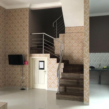 Villa Kusuma Hill A8 Бату Екстериор снимка