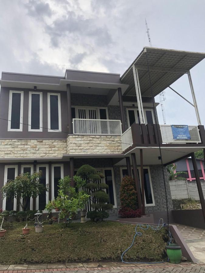 Villa Kusuma Hill A8 Бату Екстериор снимка
