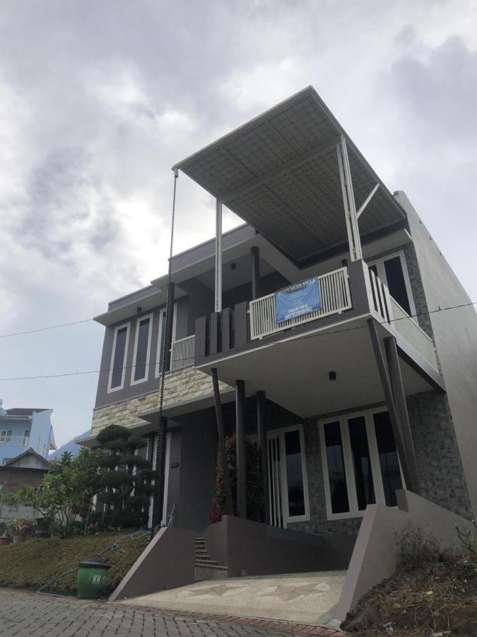 Villa Kusuma Hill A8 Бату Екстериор снимка