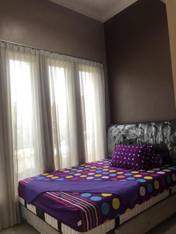 Villa Kusuma Hill A8 Бату Екстериор снимка