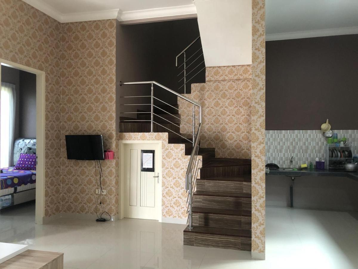 Villa Kusuma Hill A8 Бату Екстериор снимка