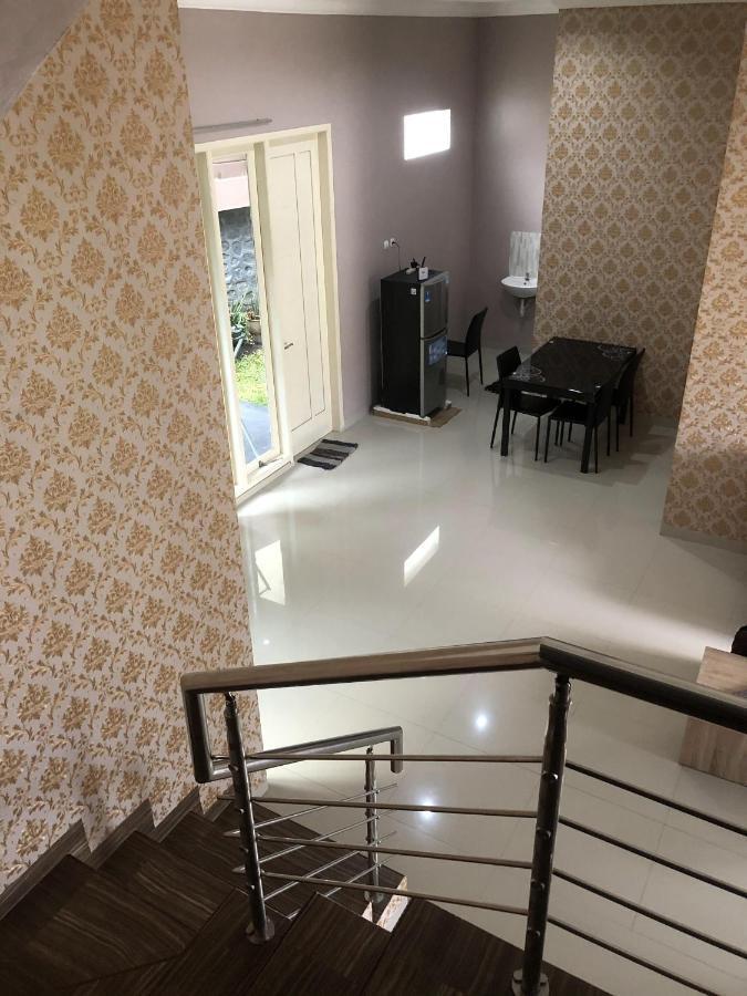 Villa Kusuma Hill A8 Бату Екстериор снимка