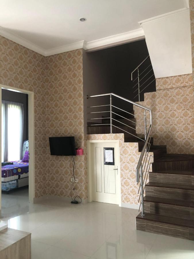 Villa Kusuma Hill A8 Бату Екстериор снимка