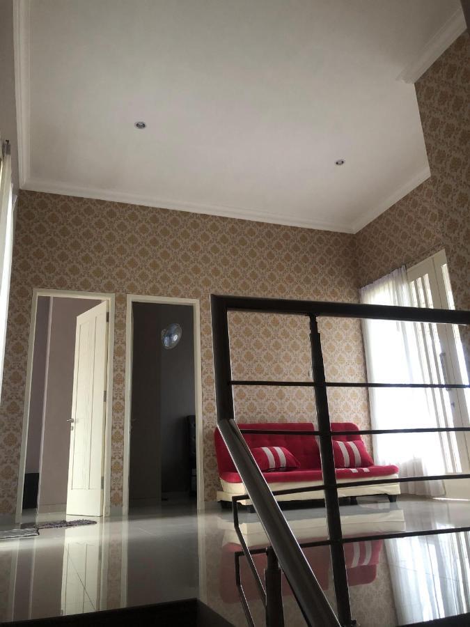 Villa Kusuma Hill A8 Бату Екстериор снимка