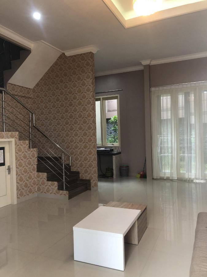 Villa Kusuma Hill A8 Бату Екстериор снимка