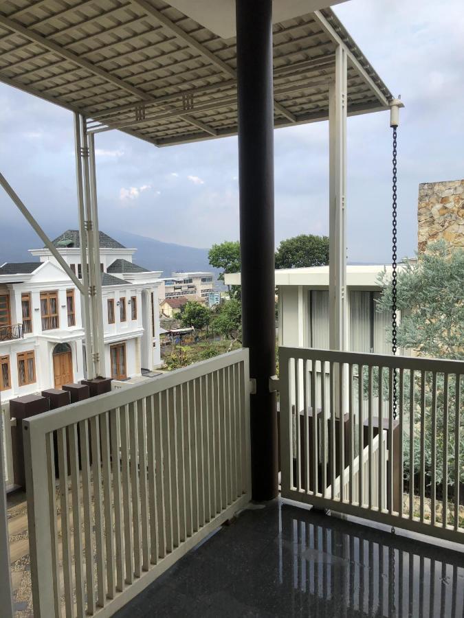Villa Kusuma Hill A8 Бату Екстериор снимка